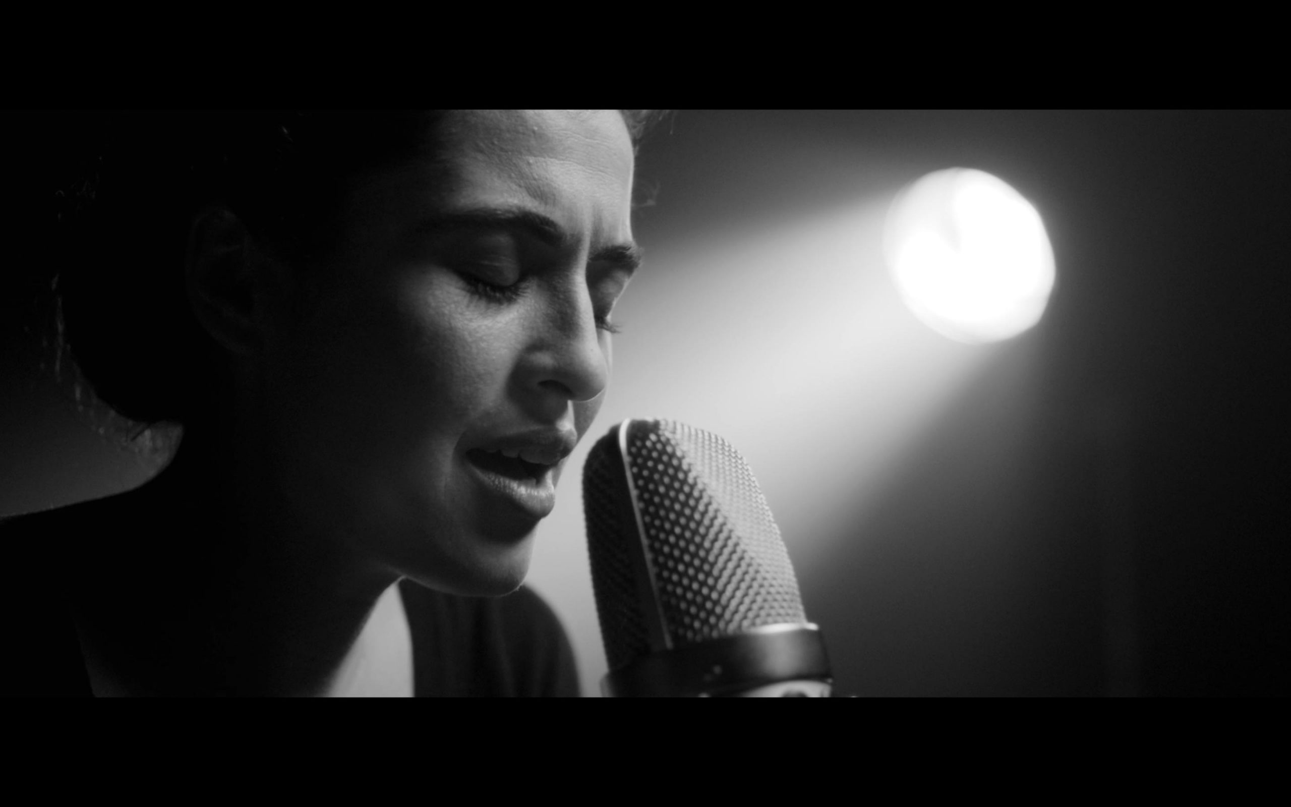 Tres Locuras - Featured Still